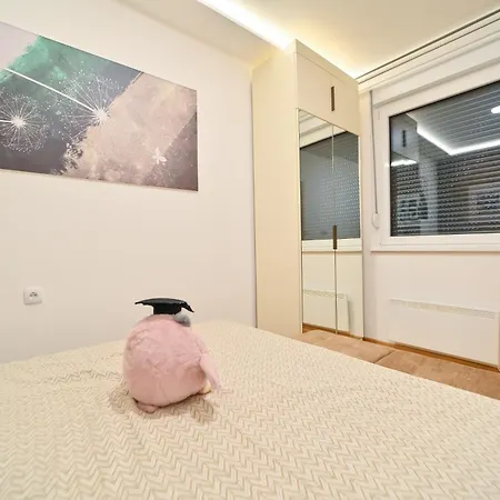 36 Vip Bogic Lejlighed